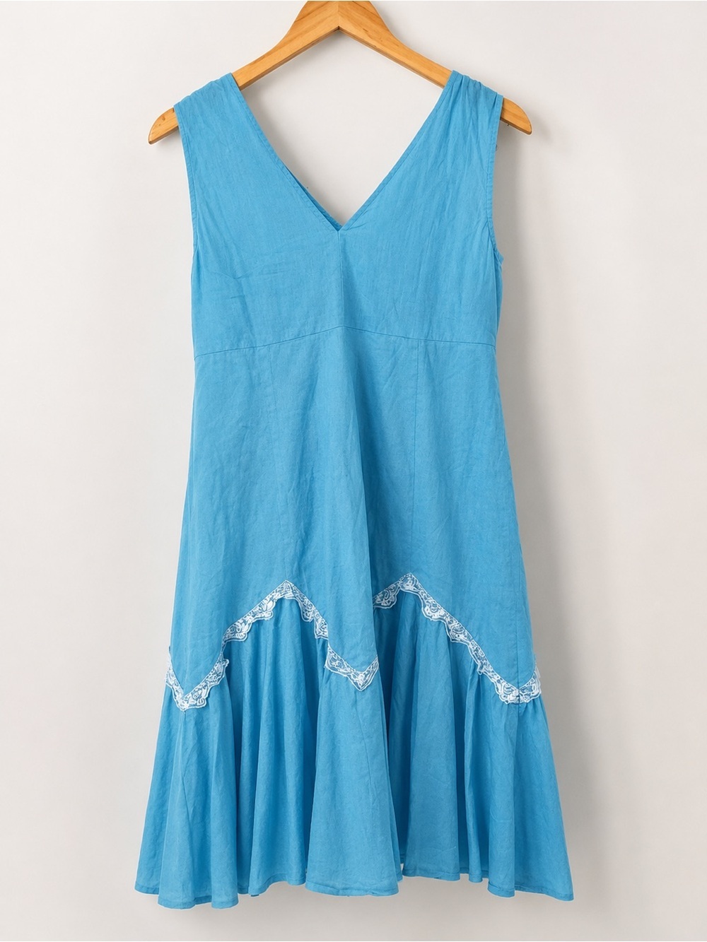 Bandolino Bright Blue Sleeveless V-Neck Midi Dress Lace Tiered Hem Coastal - Picture 3 of 9